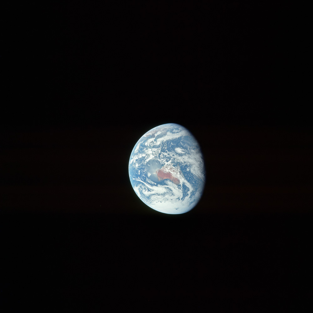 AS17-148-22741