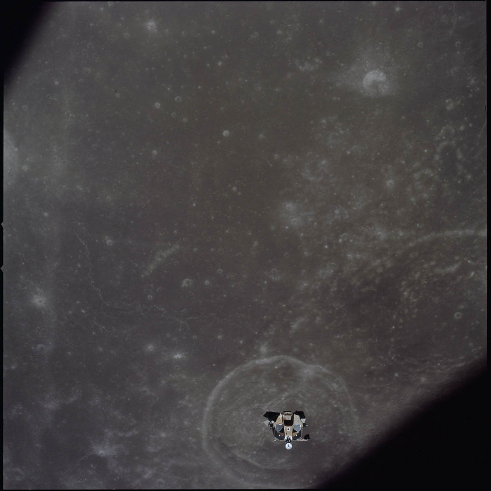 AS17-149-22844