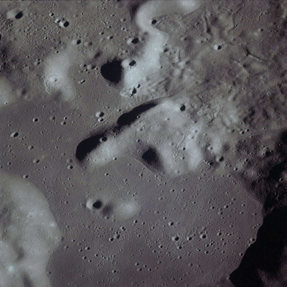 AS17-151-23191