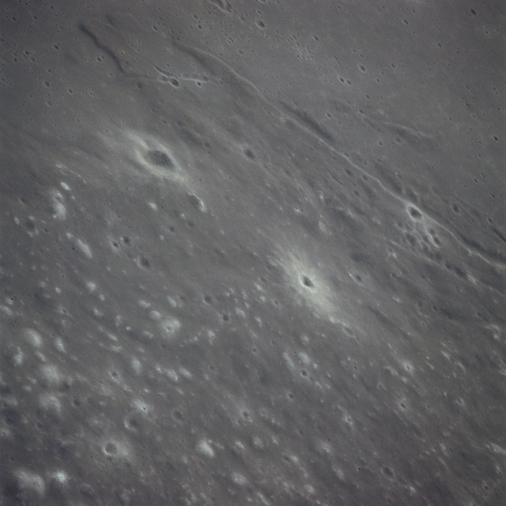 AS17-151-23256
