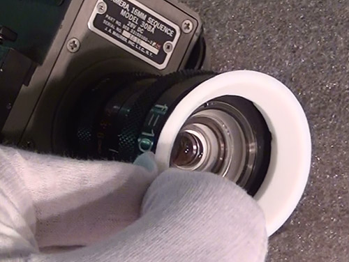 Ulli removing
                lens shade