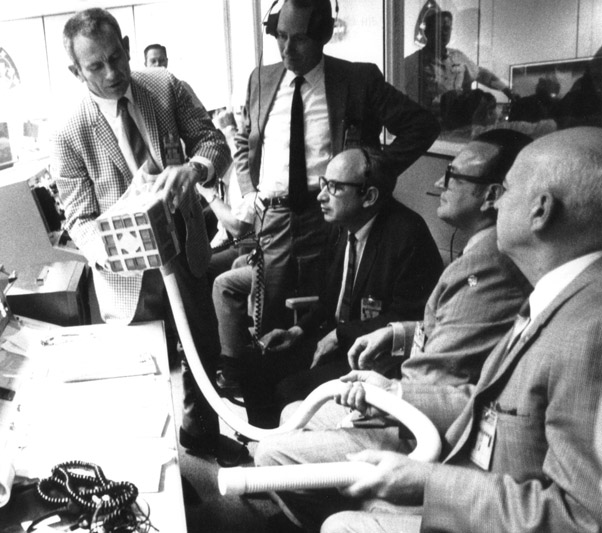 Detail
            from S70-35013, Deke showing LIOH adapter to management